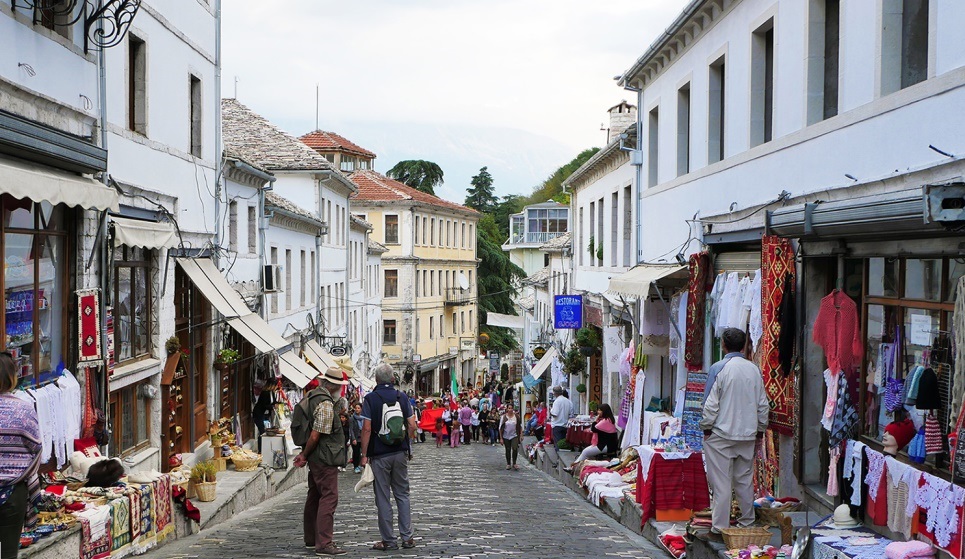 Turizmi vijon rritjen, 42.5 per qind me shume te huaj ne 5 muajt e pare